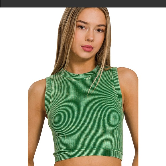 Green Sleeveless Ribbed Top - Picture 2 of 3